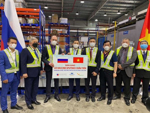 Việt Nam tiếp nhận lô vaccine Sputnik V đầu tiên sau chuyến thăm Liên bang Nga