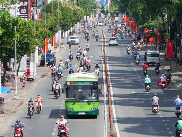 Xe buýt, taxi được hoạt động lại ở TP Hồ Chí Minh