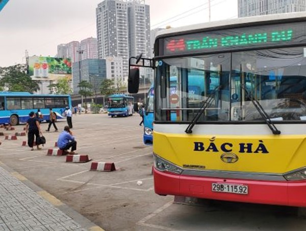 Hà Nội cho xe buýt, taxi hoạt động trở lại từ 6 giờ ngày 14/10