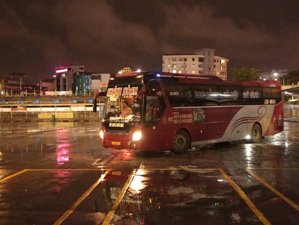 Hà Nội: Chuyến xe khách liên tỉnh đầu tiên hoạt động trở lại