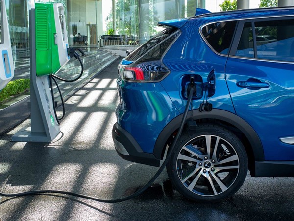 Ở Việt Nam, ô tô điện có thể sạc chung nhau?