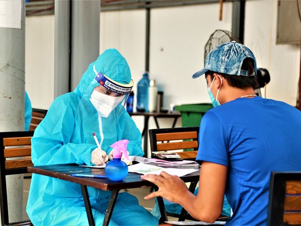 Khách đi máy bay, tàu hỏa không phải kê khai cam kết phòng, chống dịch Covid-19