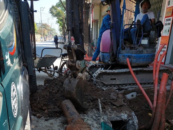 Quảng Ninh: Phát hiện súng thần công dưới lòng đường
