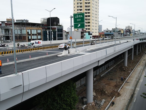 Nhánh lên xuống vành đai 3 trên cao đã xong, chờ ngày khai thác