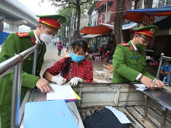 Làm thế nào để xử lý triệt để chợ cóc địa bàn giáp ranh?