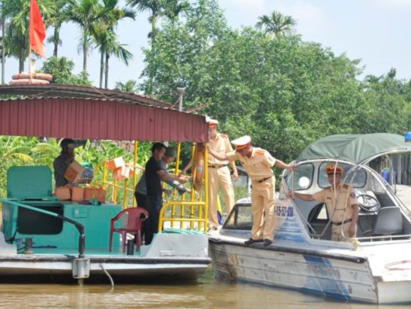 Hơn 238 trường hợp vi phạm trên đường thủy bị xử phạt