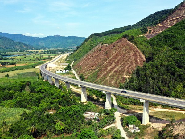 Bộ Giao thông vận tải: Đề xuất chi 120.746 tỷ xây dựng 6 dự án giao thông