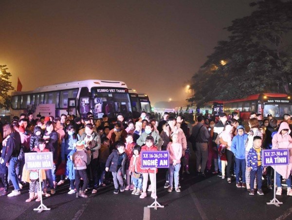 Đưa hàng trăm công nhân, người lao động về quê đón Tết