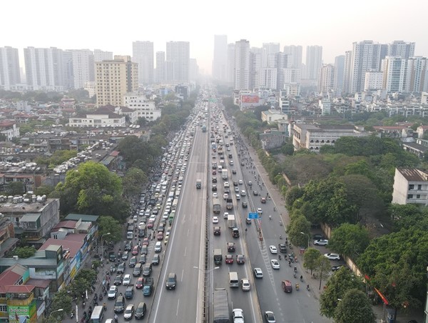 Phân luồng giao thông đường Vành đai 3 để lắp đặt cáp quang