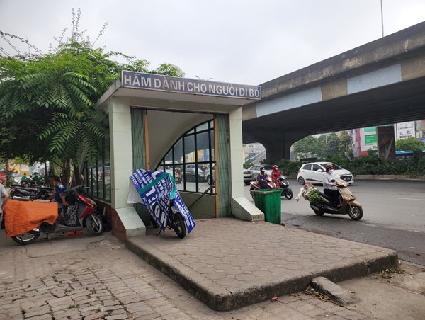 Xem xét kéo dài thời gian mở cửa hầm đi bộ để phục vụ người dân 