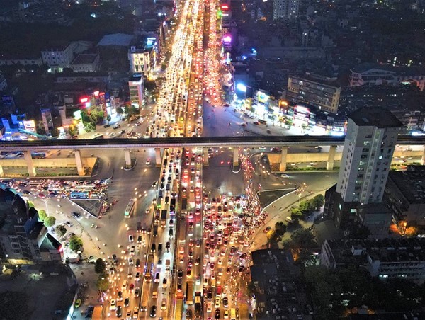 Khẩn trương ứng phó với lưu lượng giao thông tăng đột biến