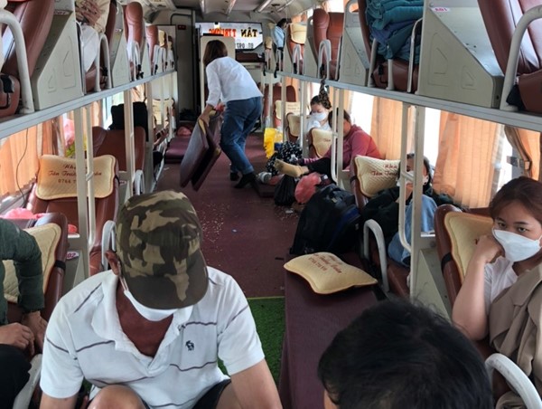 Tháo ghế cho khách nằm sàn, xe khách có thể bị phạt hơn 40 triệu đồng