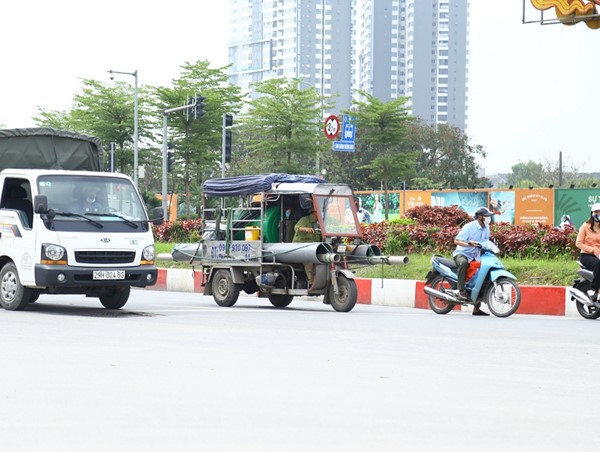 Muôn hình vạn trạng xe tự chế nghênh ngang trên đường phố Hà Nội
