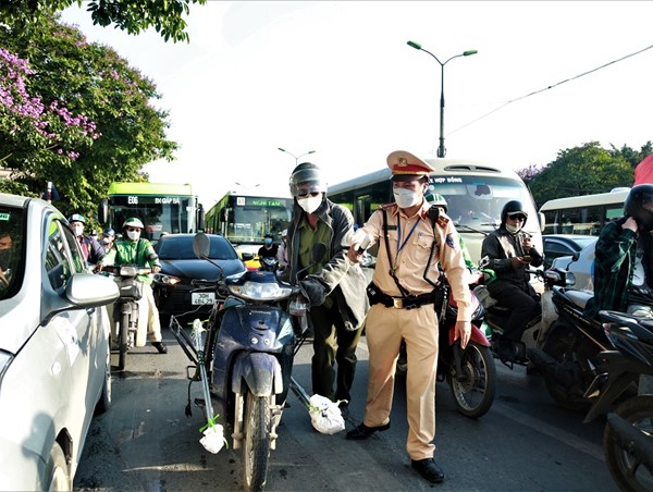 Xử lý “hung thần” đường phố hàng ngày, hàng giờ
