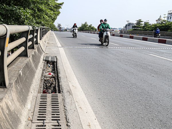 Hà Nội: Khẩn trương khắc phục hố ga hư hỏng 