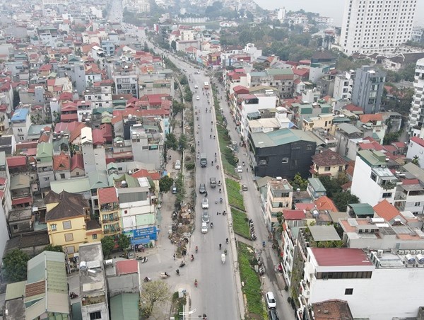 Rào chắn đường Âu Cơ và An Dương Vương phục vụ thi công