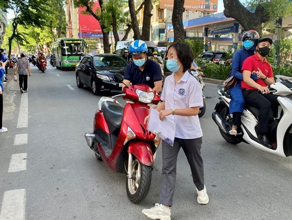 Giao thông thuận lợi ngày đầu sĩ tử đến trường thi