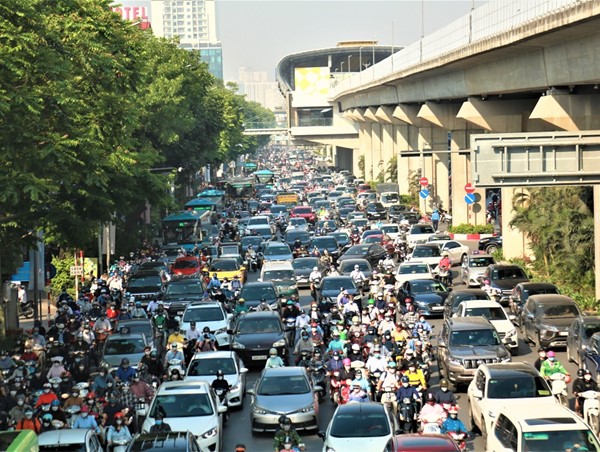 Đường Nguyễn Trãi trước khi lắp đặt dải phân cách cứng