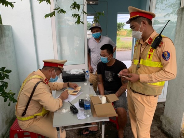 Phát hiện 20 lái xe sử dụng ma túy trên cao tốc