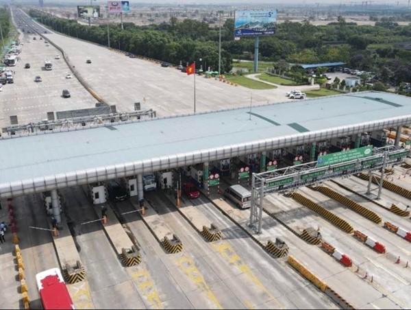 Cả nước có 3,7 triệu xe đã được dán thẻ thu phí không dừng