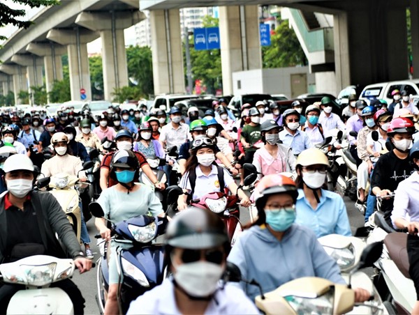 Đường phố Hà Nội kẹt cứng sau kỳ nghỉ lễ