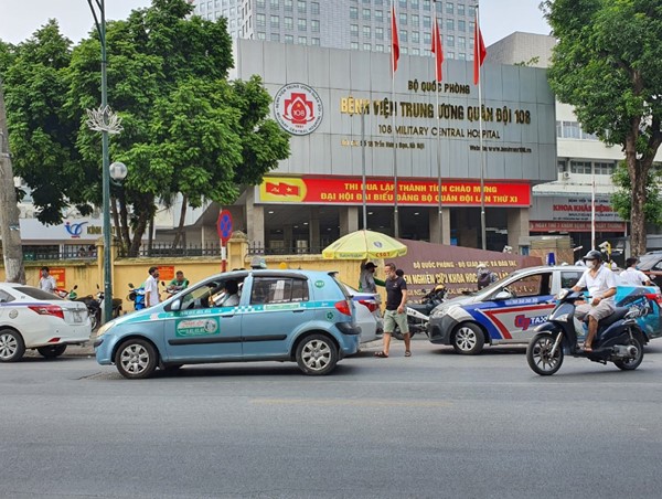 Cước taxi lại giảm?