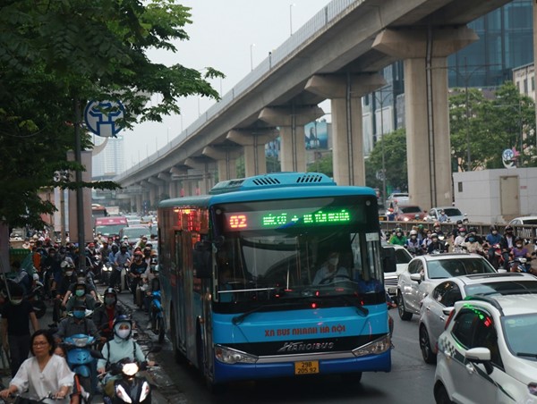 Xe buýt dần phục hồi sau “trận ốm” Covid-19