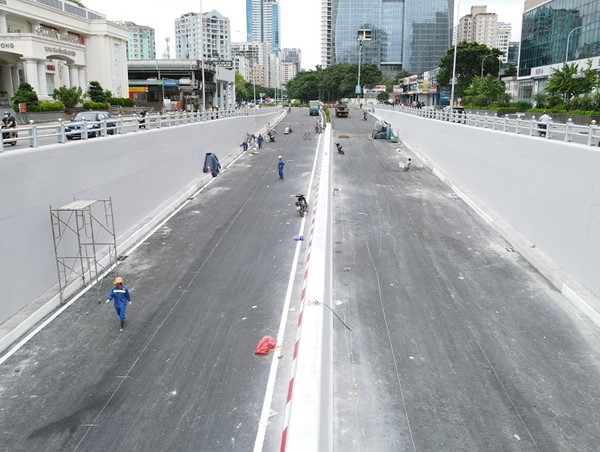 Hầm chui Lê Văn Lương sẵn sàng thông xe