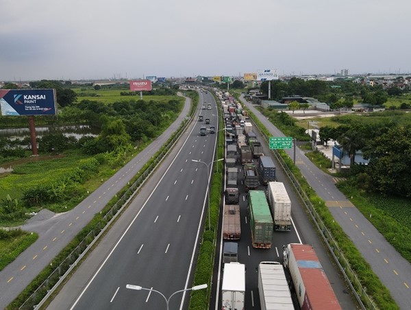 Xe đầu kéo của HTX Vận tải Trường Hải vượt quá tốc độ hàng nghìn lần trong tháng 8