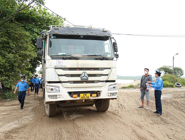 Thanh tra giao thông cả nước phát hiện hơn 14.000 xe vi phạm