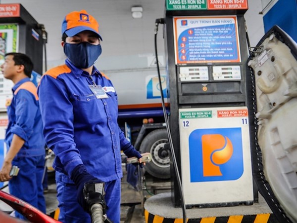 Xe chở xăng dầu không khó vào nội đô