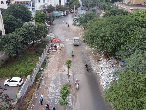 Quận Hoàng Mai: Khoảng 60m đường dang dở vì 9 hộ dân chậm bàn giao mặt bằng 