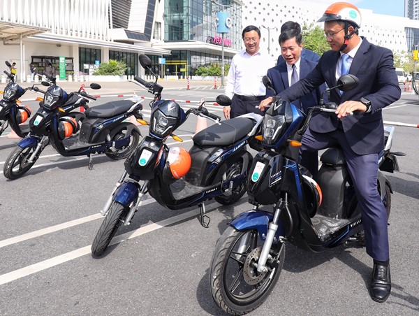 ​Thí điểm xe đạp điện công cộng: Từng bước thay đổi thói quen của người dân