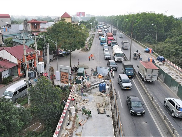 Duy tu cầu Kênh Giữa, rút ngắn nửa thời gian để đảm bảo lưu thông