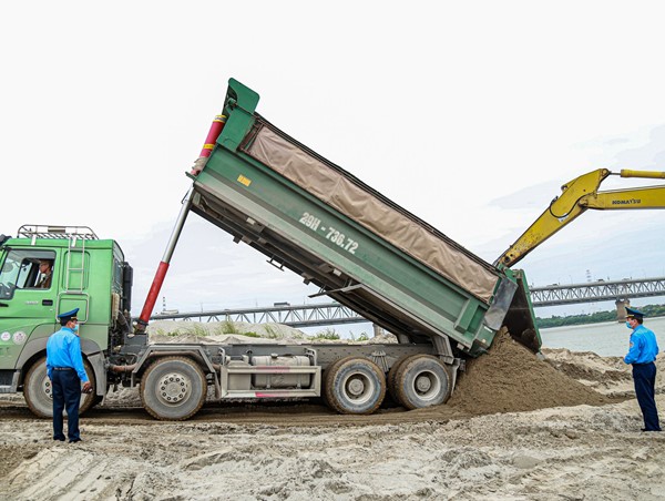 Hơn 1.400 phương tiện bị lực lượng thanh tra xử phạt