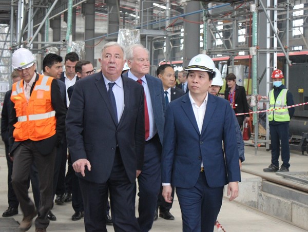 Chủ tịch Thượng viện Pháp thăm tuyến đường sắt đô thị Nhổn - ga Hà Nội