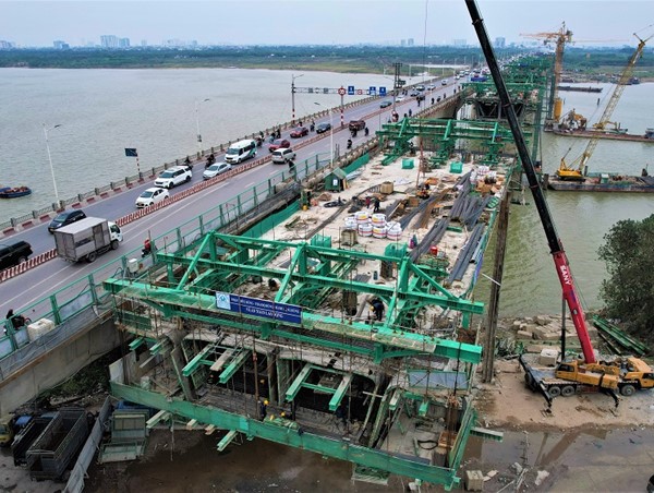 Cầu Vĩnh Tuy chạy nước rút để kịp tiến độ