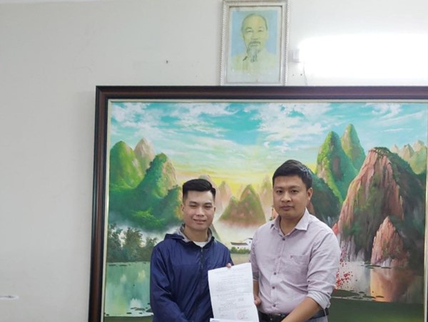 Phụ xe buýt truy đuổi, đòi lại điện thoại cho hành khách trong tay tên móc túi