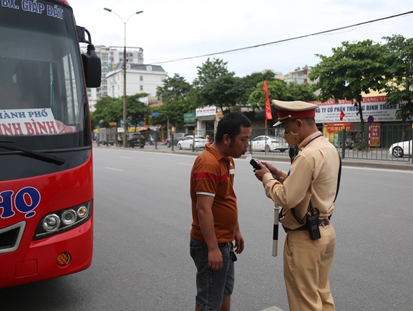 Ngăn chặn từ sớm lái xe có nồng độ cồn