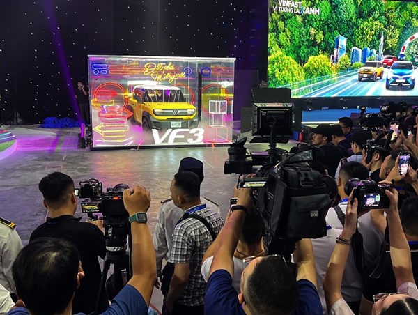 Trải nghiệm dải sản phẩm xe điện của VinFast tại triển lãm “VinFast - Vì tương lai xanh”