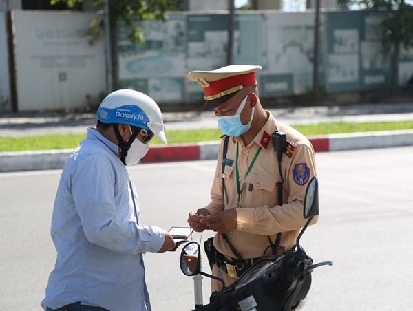 Phát hiện, xử lý 386 trường hợp vi phạm Luật Giao thông đường bộ