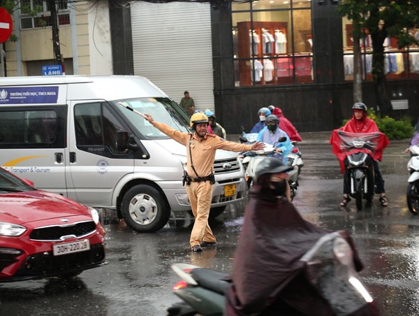 Hà Nội: Xử lý 326 trường hợp vi phạm Luật Giao thông đường bộ