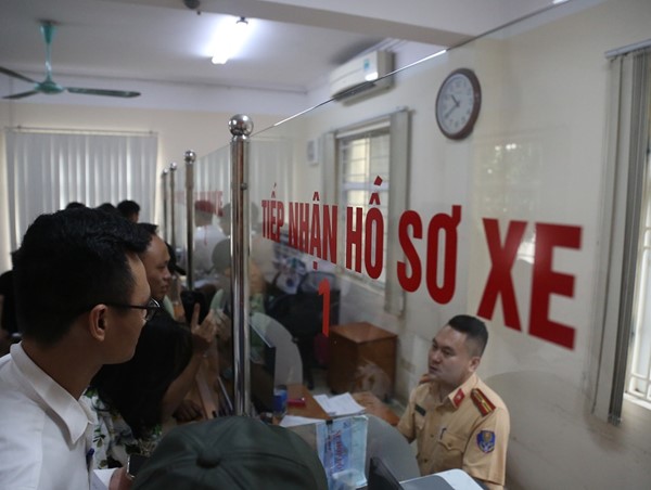 15/8 định danh biển số: Nhiều người dân phấn khởi được giữ lại biển đẹp khi bán xe