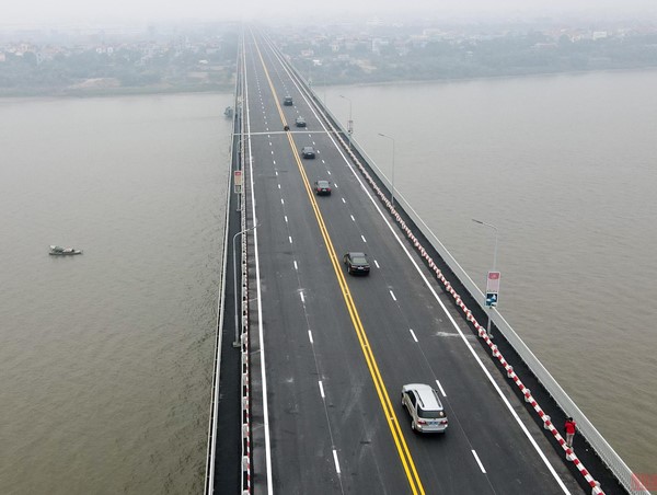 Tổ chức giao thông cầu Thăng Long