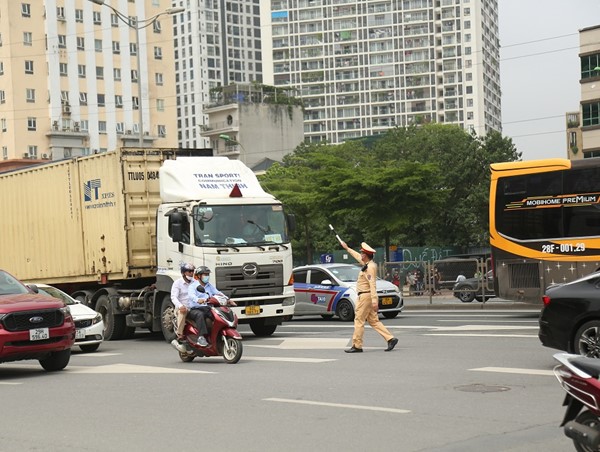 Hà Nội: Xử lý 717 trường hợp vi phạm Luật Giao thông đường bộ