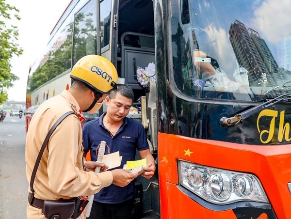 Hà Nội: Xử lý 424 trường hợp vi phạm Luật Giao thông đường bộ