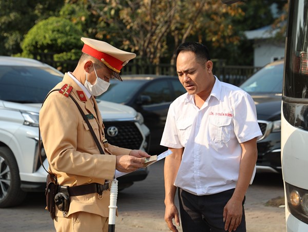 Xử lý 371 trường hợp vi phạm Luật Giao thông đường bộ