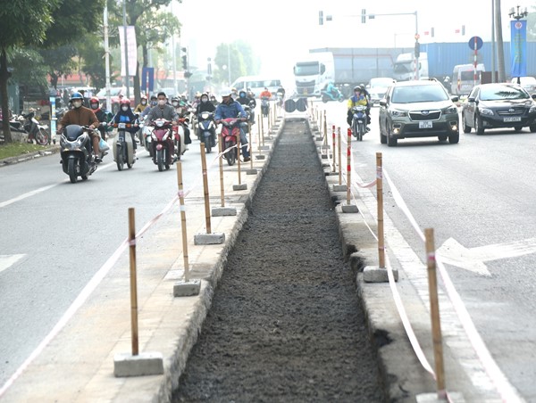 Hà  Nội: Xén dải phân cách nhiều tuyến đường, mở rộng không gian lưu thông nhiều tuyến đường