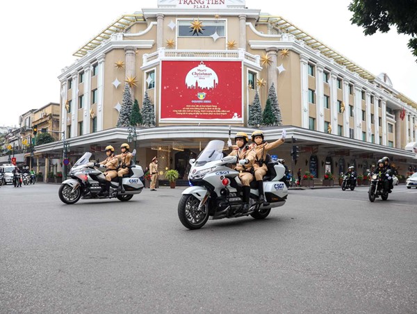 Công an Hà Nội đồng loạt ra quân trấn áp tội phạm bảo đảm an ninh, trật tự ATGT, TTĐT dịp Tết