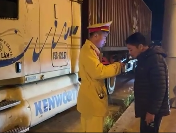 Tài xế container vi phạm nồng độ cồn